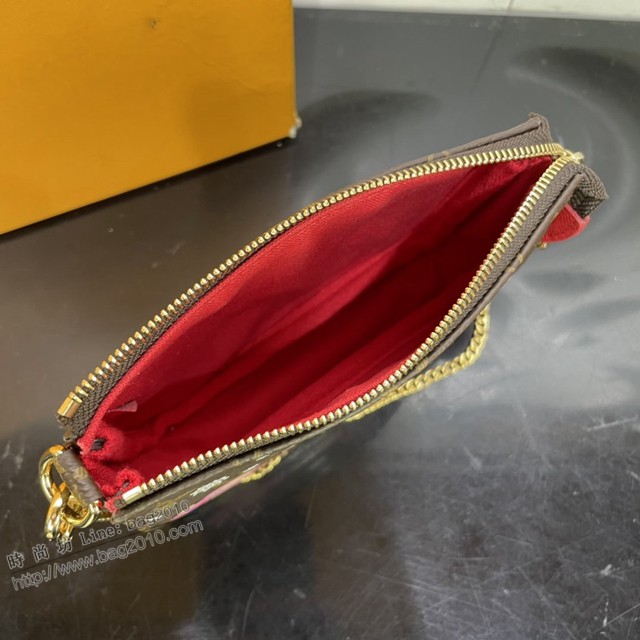 路易威登2021專櫃新款女包 lv鏈條小包 M45905 M80863 N60487 迷你Pochette Accessoires手拿包 易威登吉祥物Vivienne柯基犬皇家衛隊和大本鐘共聚倫敦  ydh4525